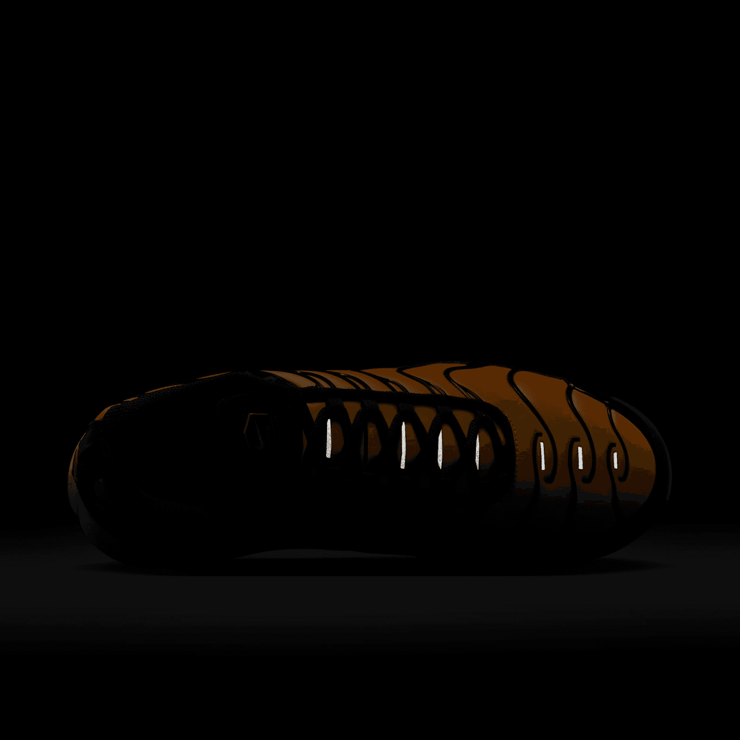 Nike Air Max Plus Golf Sunset Angle 6