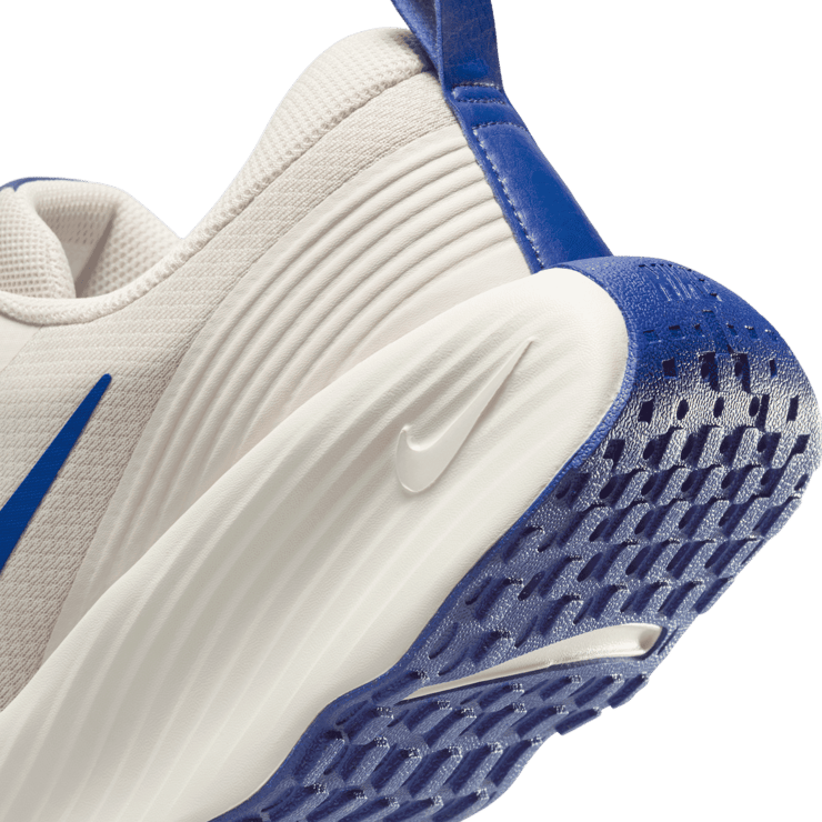 Nike Promina Walking Angle 4