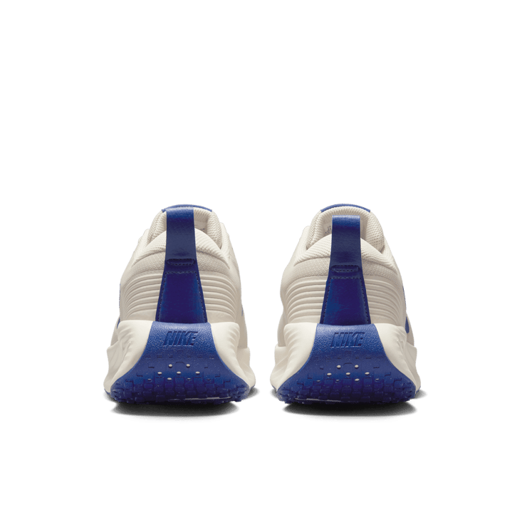 Nike Promina Walking Angle 2