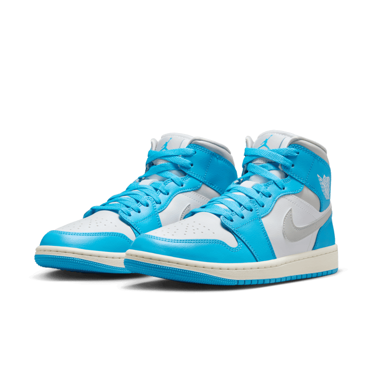 Air Jordan 1 Mid 'Dark Powder Blue' (W) Angle 2