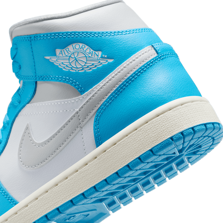 Air Jordan 1 Mid 'Dark Powder Blue' (W) Angle 5