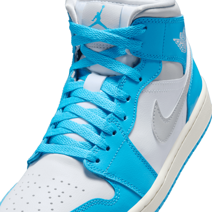 Air Jordan 1 Mid 'Dark Powder Blue' (W) Angle 4