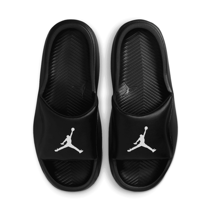 Jordan Franchise Slides in Black | HF3263-001 Angle 2
