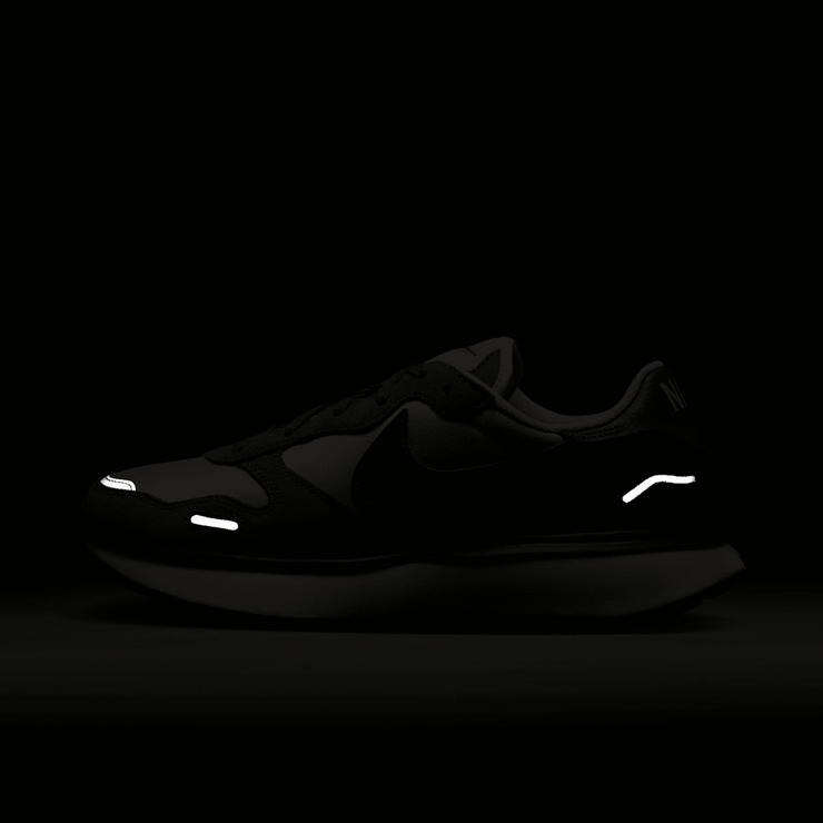 Nike Phoenix Waffle Angle 8