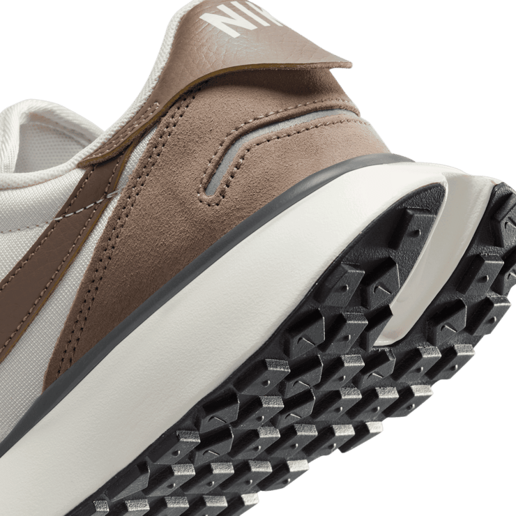 Nike Phoenix Waffle Angle 5