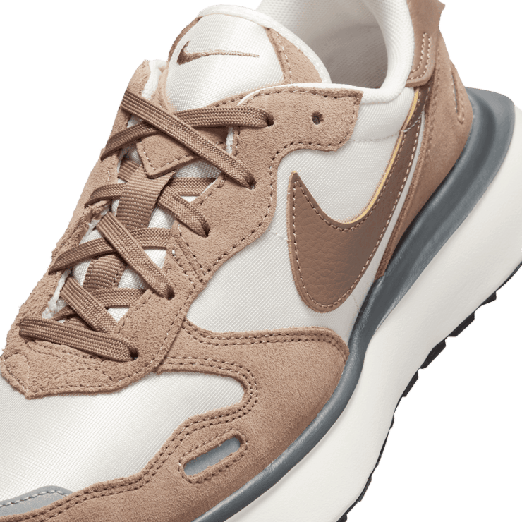 Nike Phoenix Waffle Angle 4