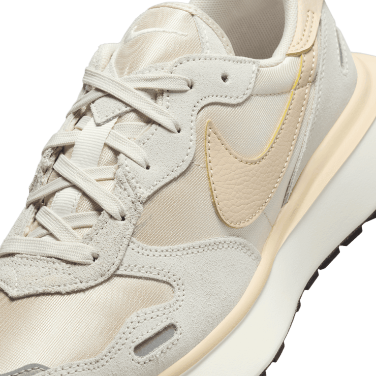 Nike Phoenix Waffle Angle 1