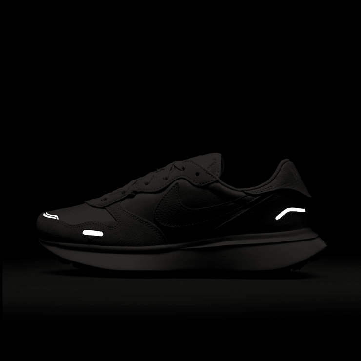 Nike Phoenix Waffle Angle 4