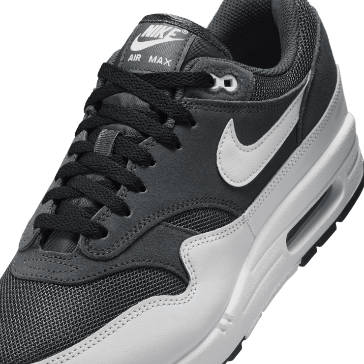 Nike Air Max 1 Essential Angle 1