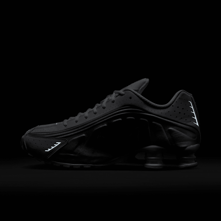Nike Shox R4 Angle 5