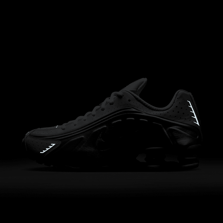 Nike Shox R4 Angle 4