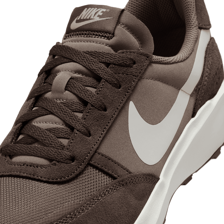 Nike Waffle Nav Angle 3