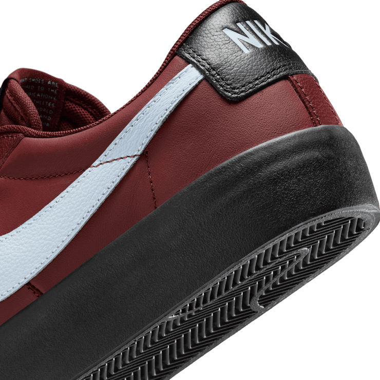 Nike SB Blazer Low Pro GT Angle 3