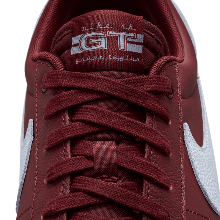 Nike SB Blazer Low Pro GT Angle 4