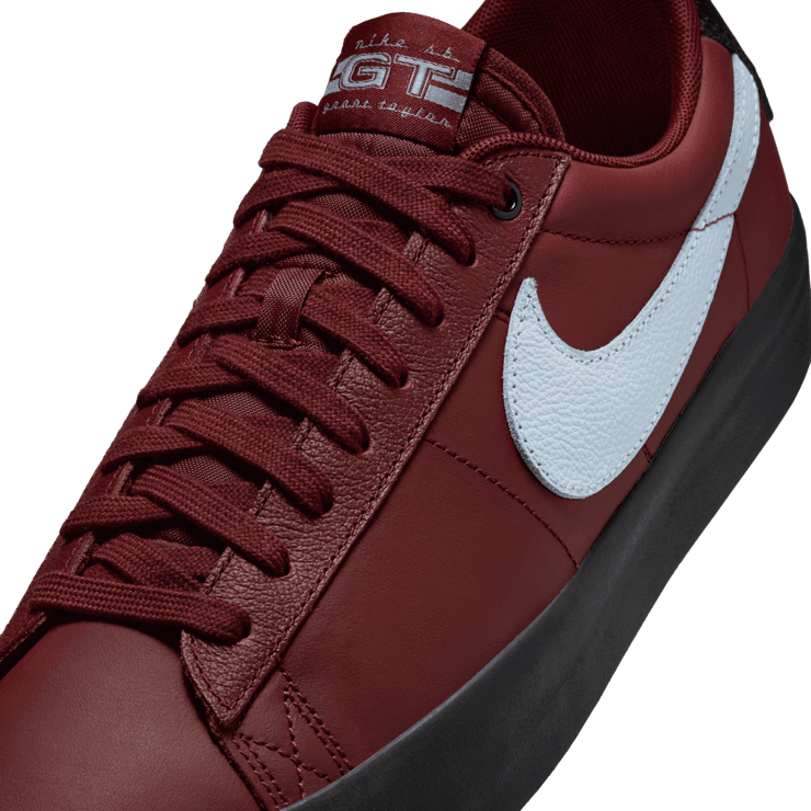 Nike SB Blazer Low Pro GT Angle 2