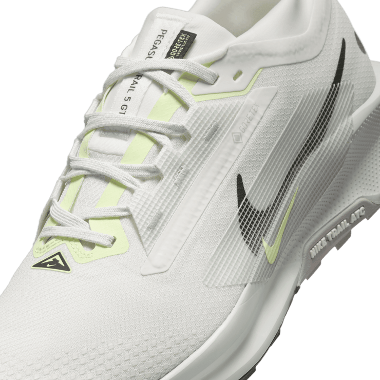 Nike Pegasus Trail 5 GORE-TEX Waterproof Trail Angle 4