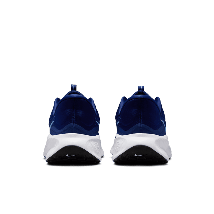 Nike Revolution 7 EasyOn Road Angle 3