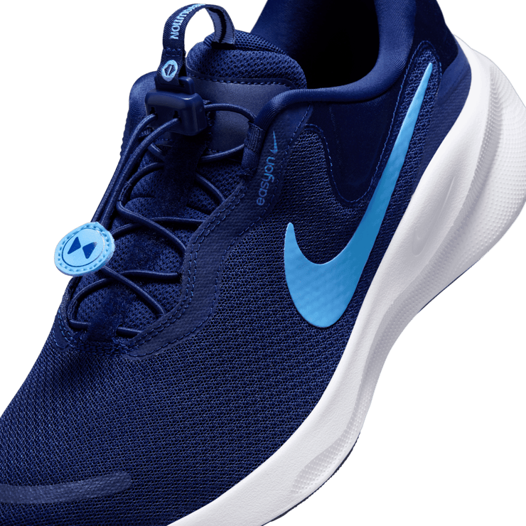 Nike Revolution 7 EasyOn Road Angle 4