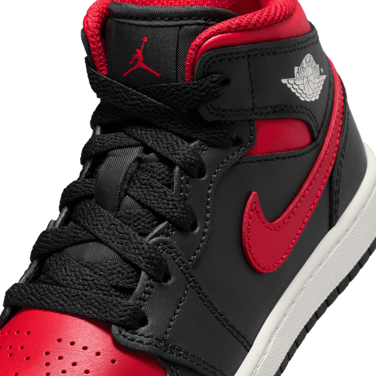 Jordan 1 Mid in Black | DQ8424-067 (PS) Angle 3