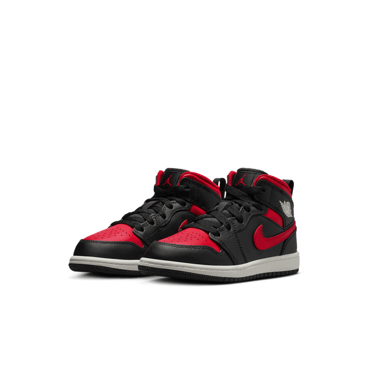 Jordan 1 Mid in Black | DQ8424-067 (PS) Angle 1
