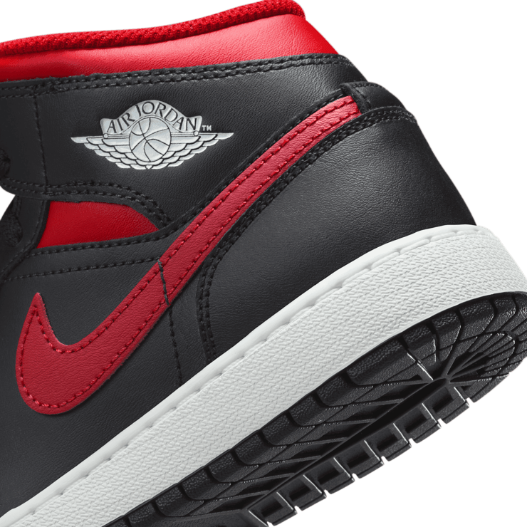 Air Jordan 1 Mid in Black | DQ8423-067 (GS) Angle 4