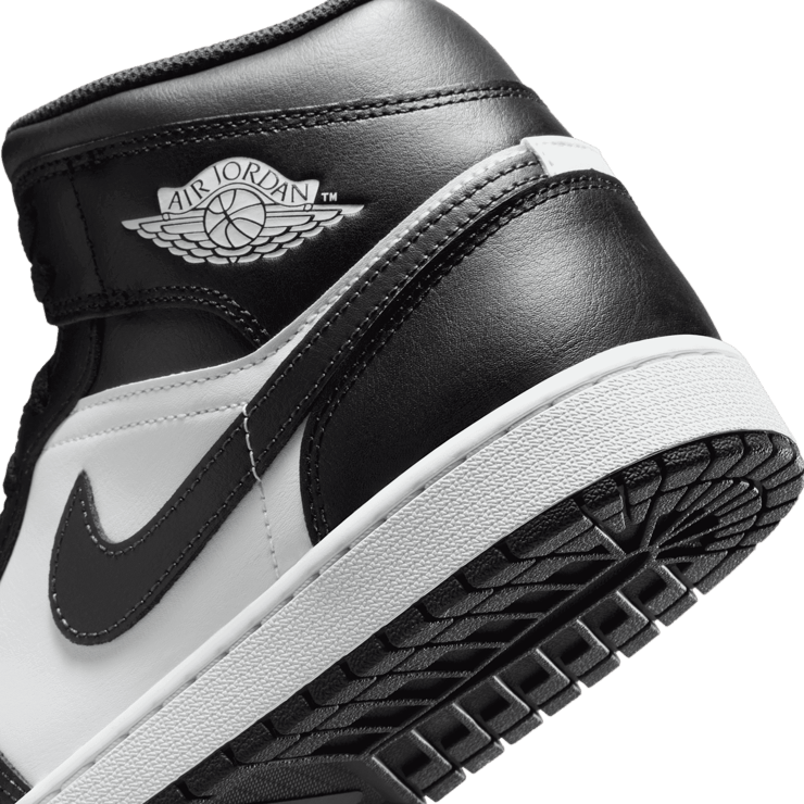 Air Jordan 1 Mid 'Off Noir Toe' Angle 5