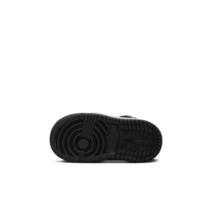 Jordan 1 Mid in Black | DQ8425-067 (TD) Angle 0