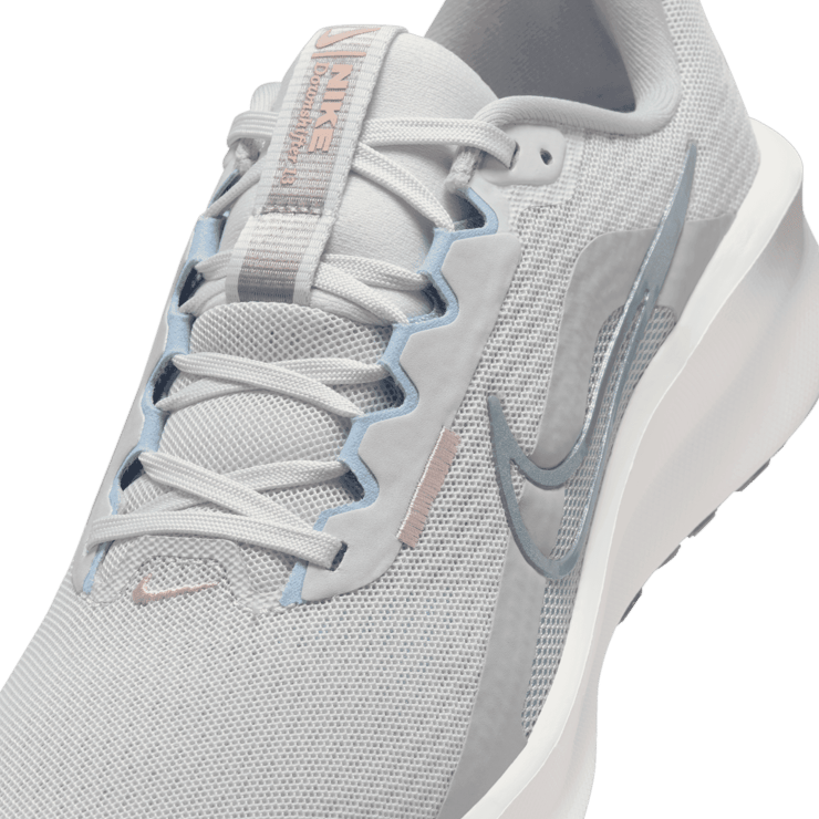 Nike Downshifter 13 Road Angle 4