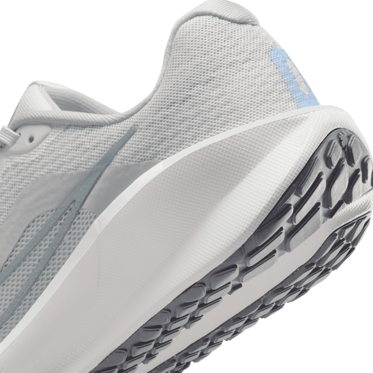 Nike Downshifter 13 Road Angle 5