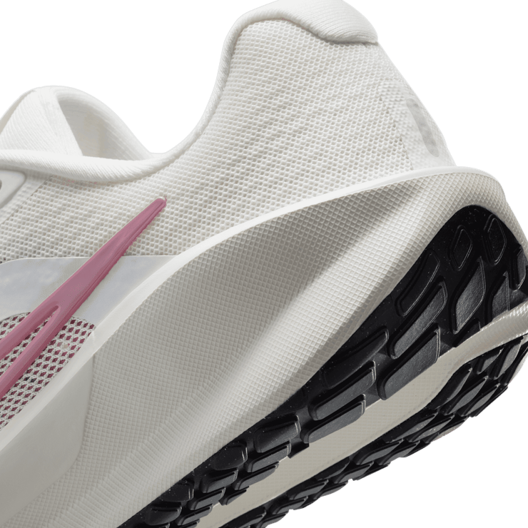 Nike Downshifter 13 Road Angle 5