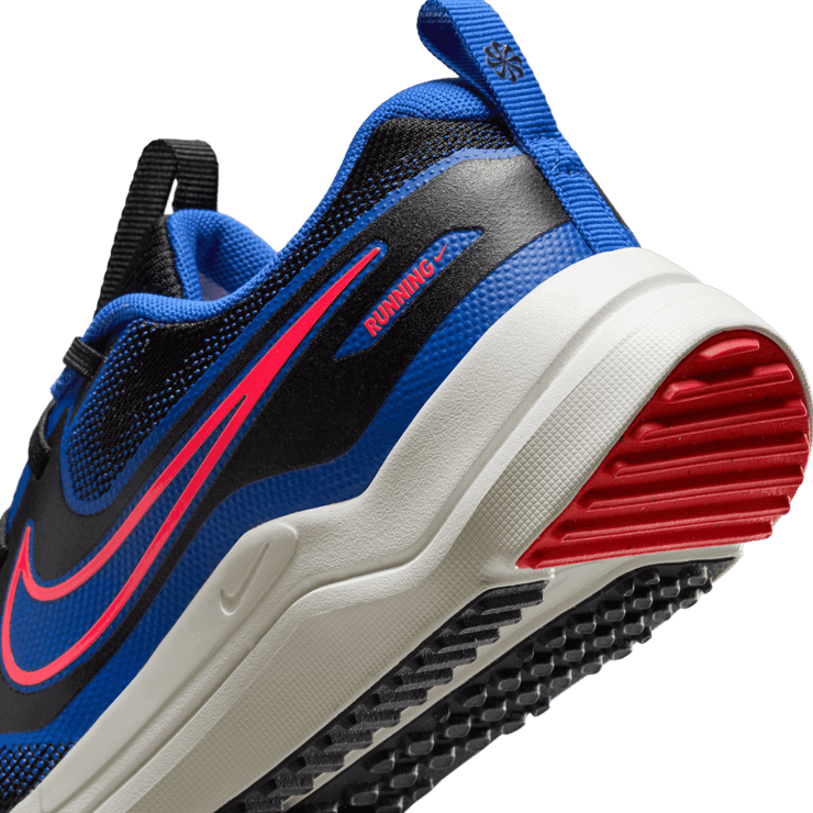 Nike Cosmic Runner Road Angle 5