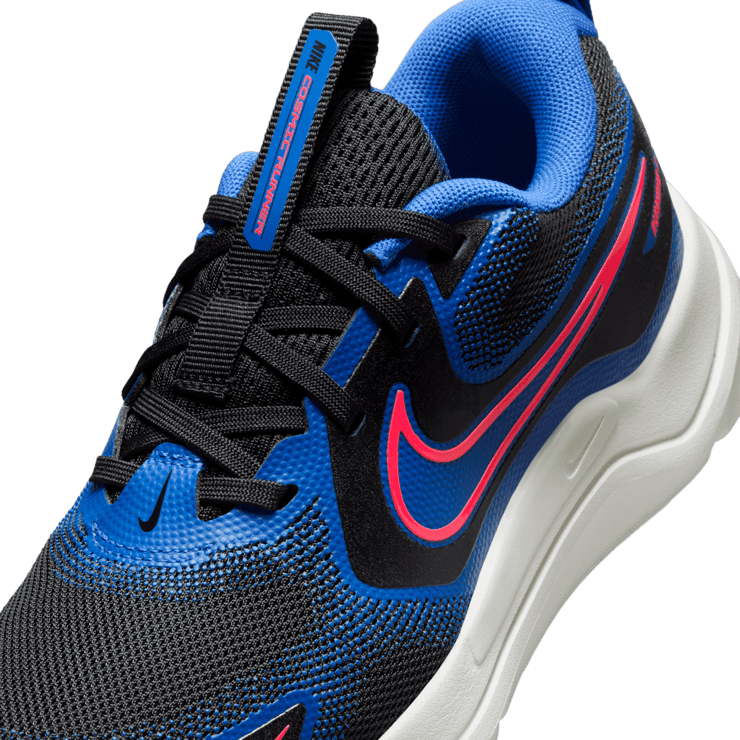 Nike Cosmic Runner Road Angle 4