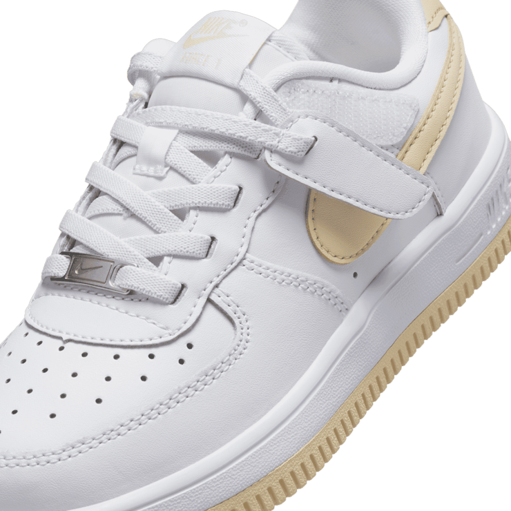 Nike Force 1 Low EasyOn Angle 3