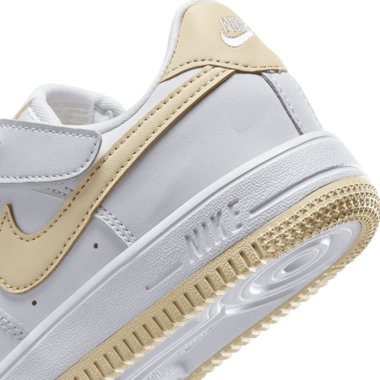 Nike Force 1 Low EasyOn Angle 4