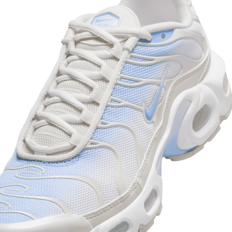 Nike Air Max Plus Angle 4