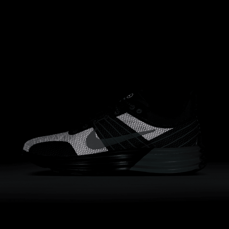 Nike Lunar Roam Premium Angle 9