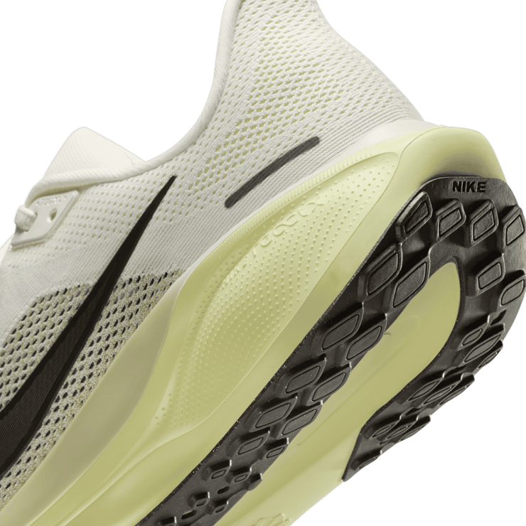 Nike Pegasus 41 Road Angle 6