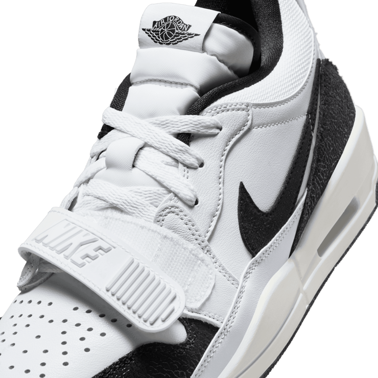 Jordan Legacy 312 Low 'Panda' (W) Angle 4