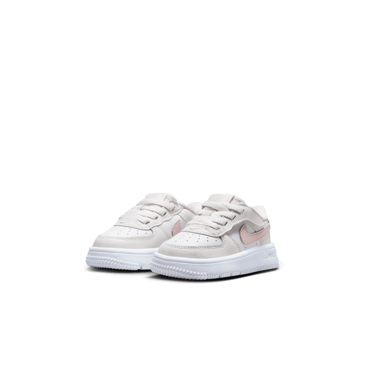 Nike Force 1 Low EasyOn Angle 2