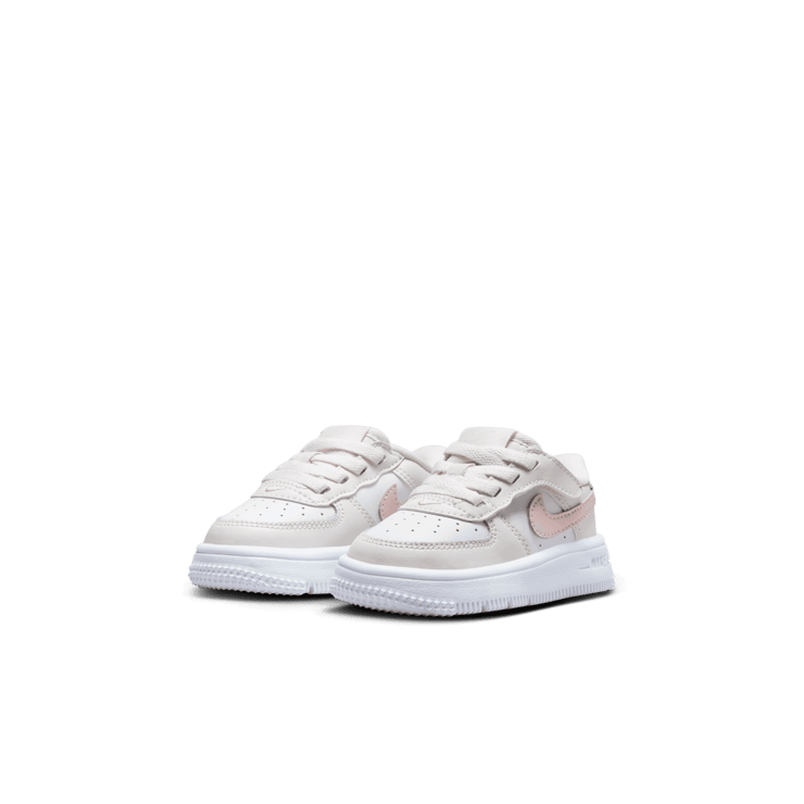 Nike Force 1 Low EasyOn Angle 2