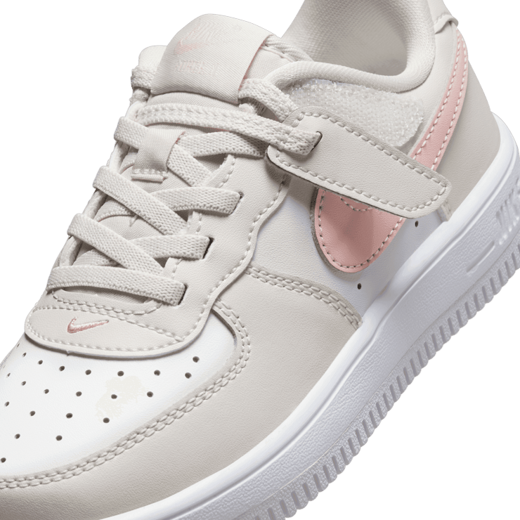Nike Force 1 Low EasyOn Angle 4
