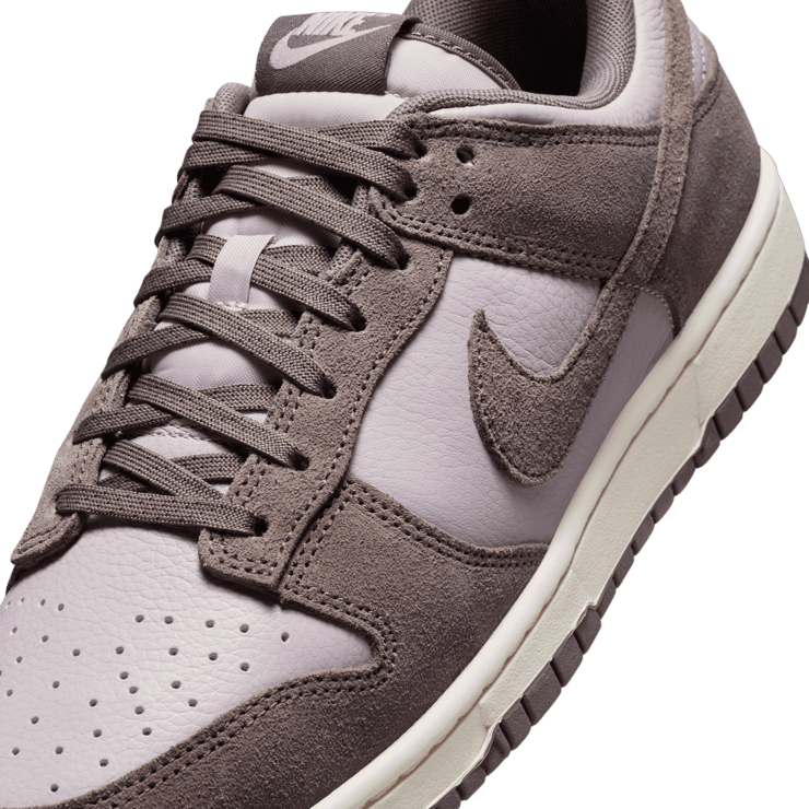 Nike Dunk Low Platinum Violet Cave Stone Angle 4