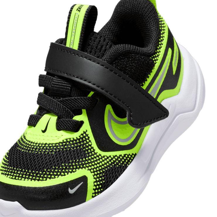 Nike Cosmic Runner Angle 4