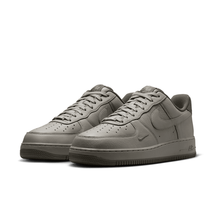 Nike Air Force 1 '07 LV8 Angle 2