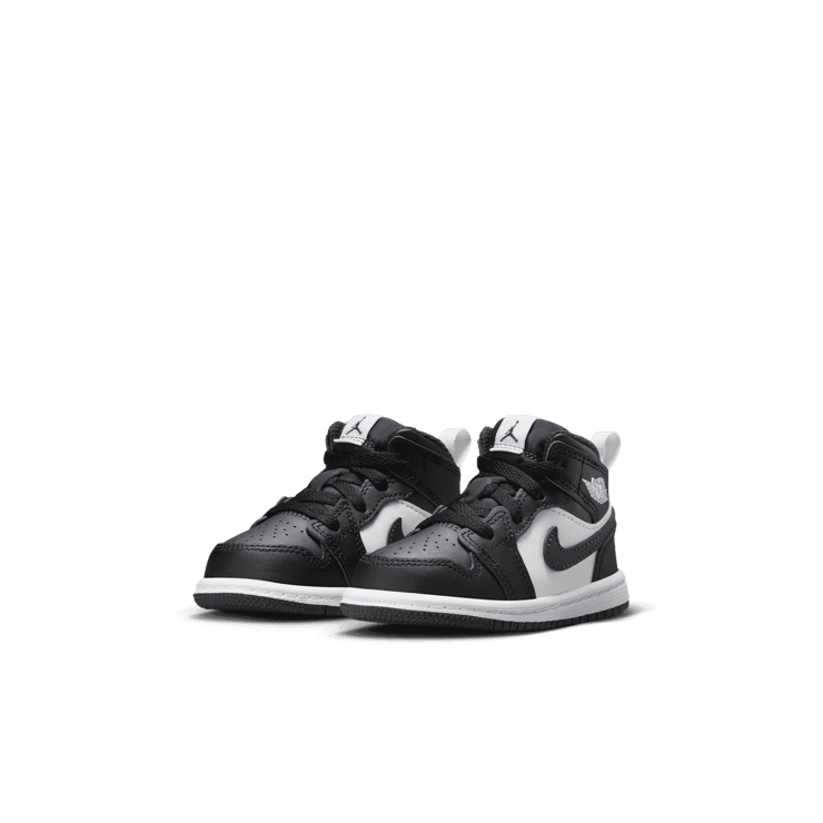 Jordan 1 Mid in Black | DQ8425-010 (TD) Angle 2