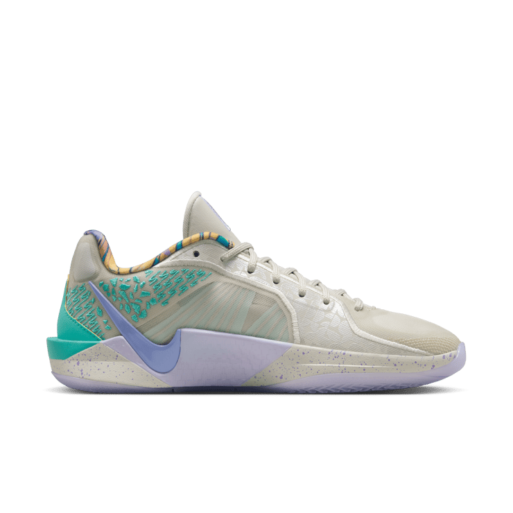 Nike Sabrina 2 Titan (W) Angle 4