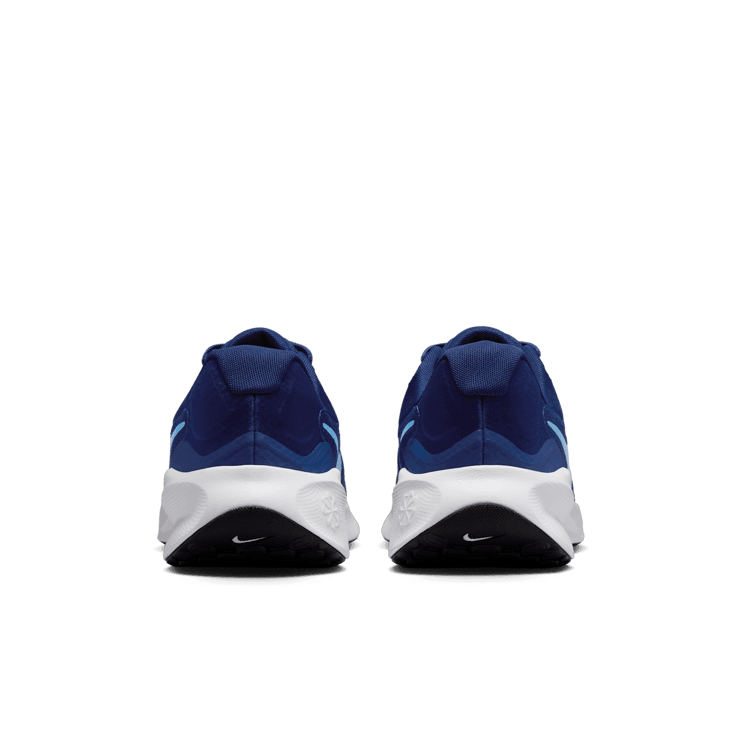 Nike Revolution 7 Road Angle 3