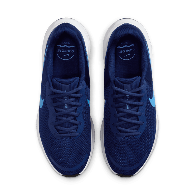 Nike Revolution 7 Road Angle 1