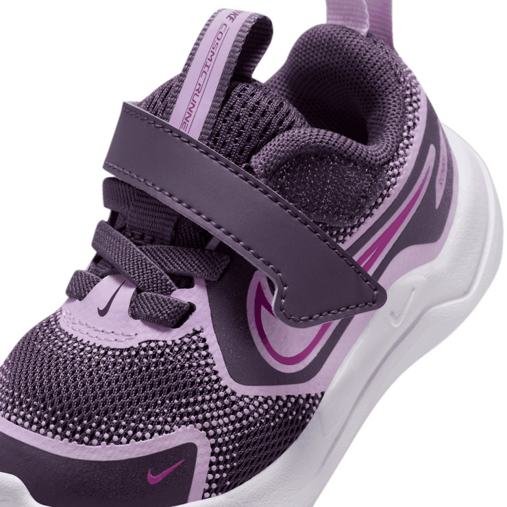 Nike Cosmic Runner Angle 4