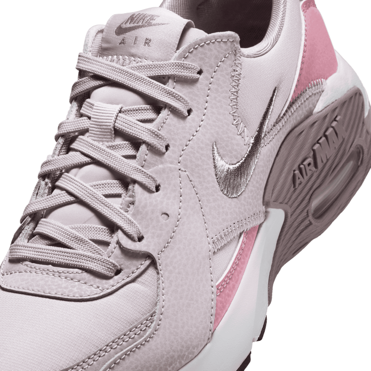 Nike Air Max Excee Angle 4